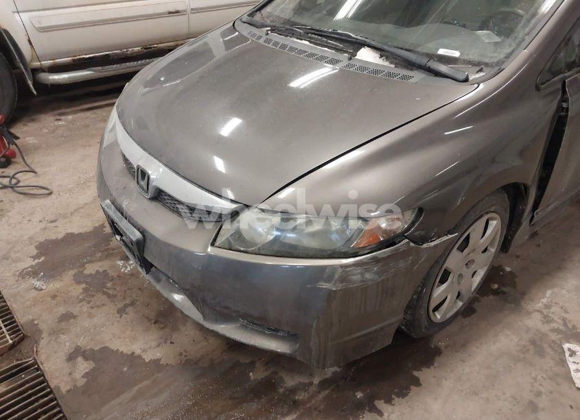 Photo 6 of 2011 Honda Civic LX (VIN 19XFA1F52BE016825)