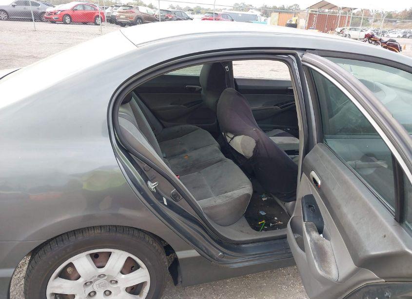 Photo 8 of 2011 Honda Civic LX (VIN 19XFA1F52BE017666)