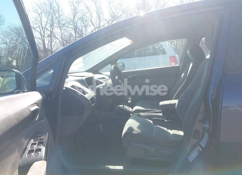 Photo 5 of 2010 Honda Civic LX (VIN 19XFA1F53AE008330)