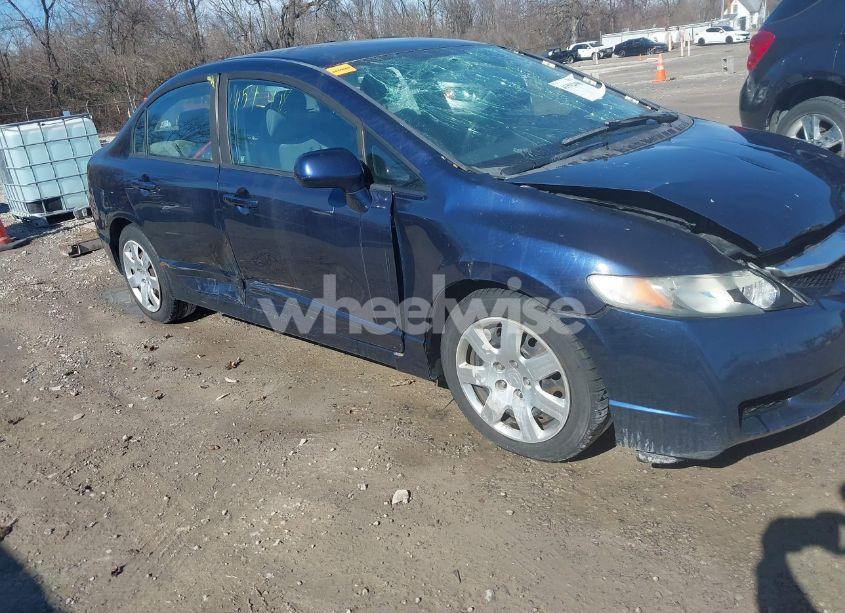 Photo 6 of 2010 Honda Civic LX (VIN 19XFA1F53AE008330)