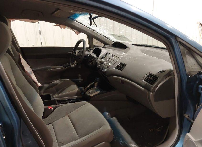 Photo 5 of 2010 Honda Civic LX (VIN 19XFA1F53AE028982)