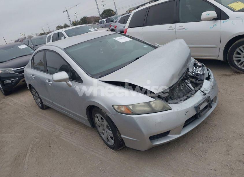 2010 Honda Civic LX (VIN 19XFA1F53AE057916) main photo