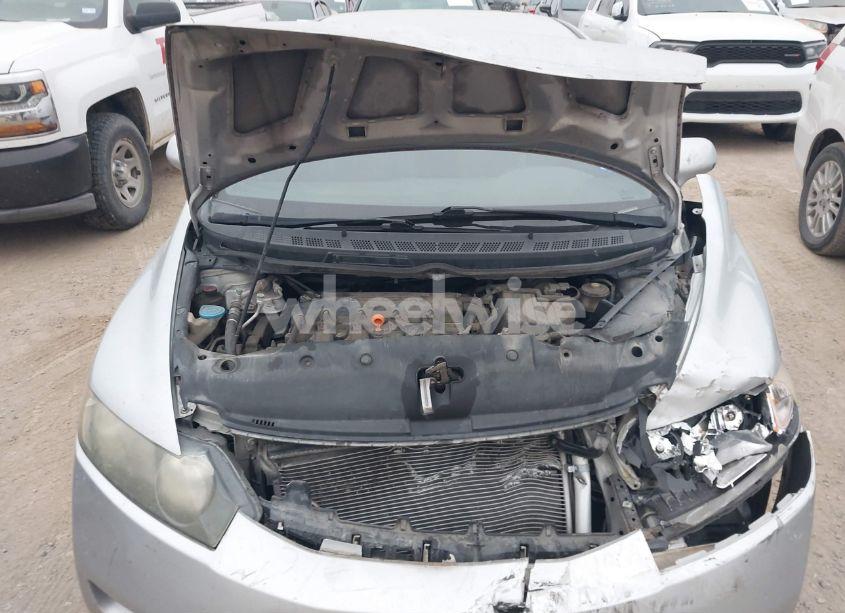 Photo 10 of 2010 Honda Civic LX (VIN 19XFA1F53AE057916)