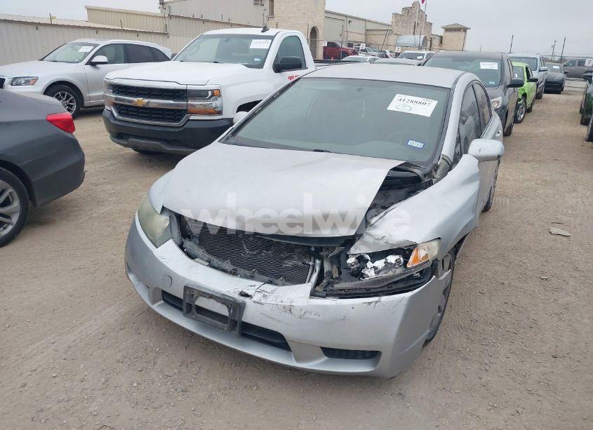 Photo 6 of 2010 Honda Civic LX (VIN 19XFA1F53AE057916)