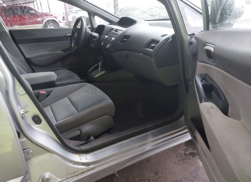 Photo 5 of 2010 Honda Civic LX (VIN 19XFA1F53AE058953)