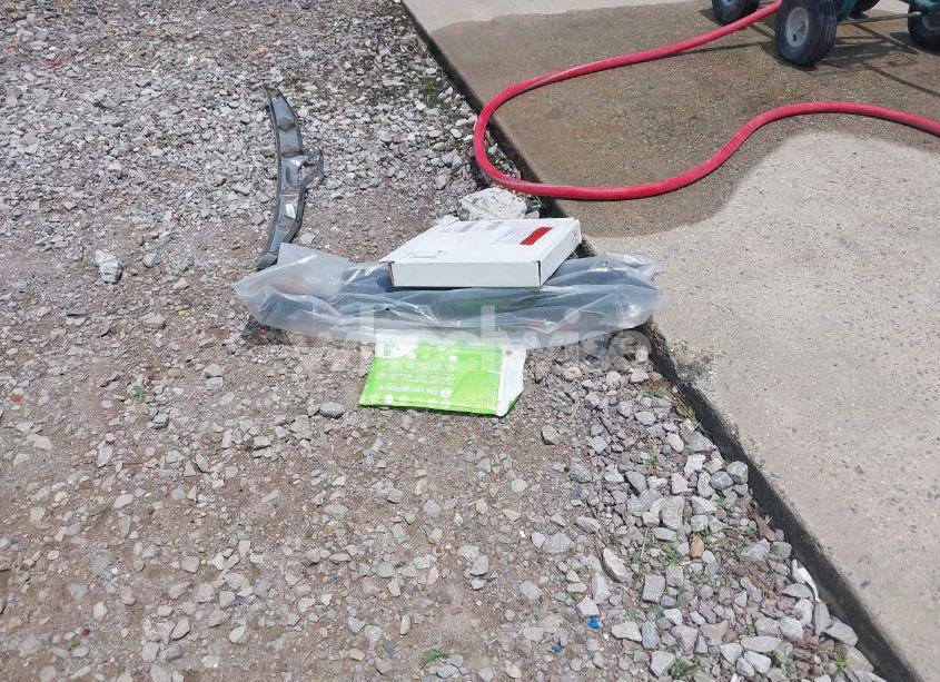 Photo 12 of 2011 Honda Civic LX (VIN 19XFA1F53BE016588)