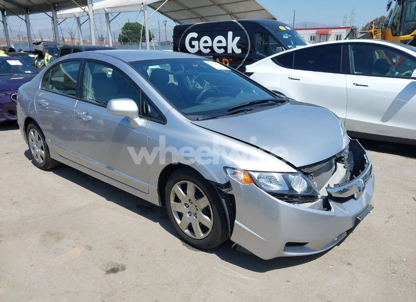 2010 Honda Civic LX (VIN 19XFA1F54AE031082) main photo