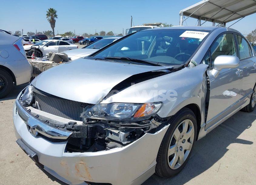 Photo 6 of 2010 Honda Civic LX (VIN 19XFA1F54AE031082)