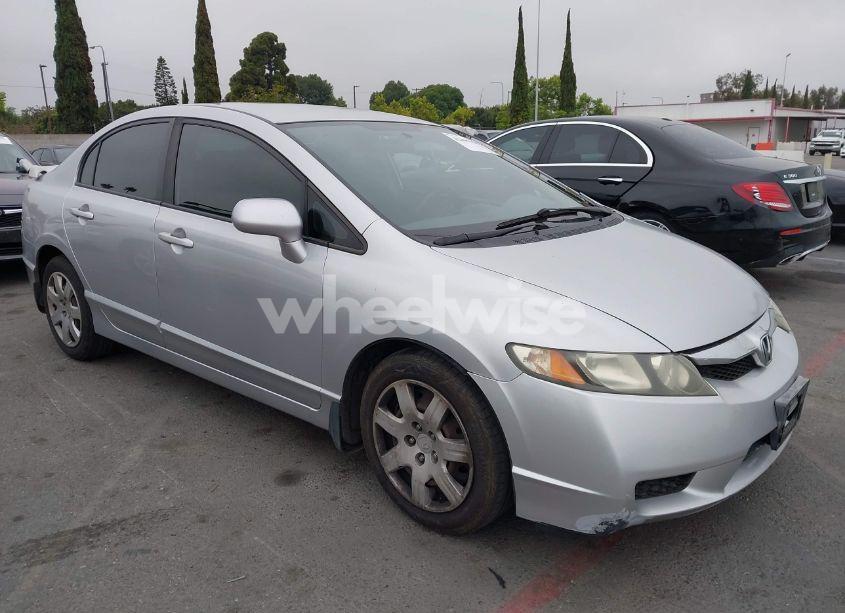 2010 Honda Civic LX (VIN 19XFA1F54AE048495) main photo