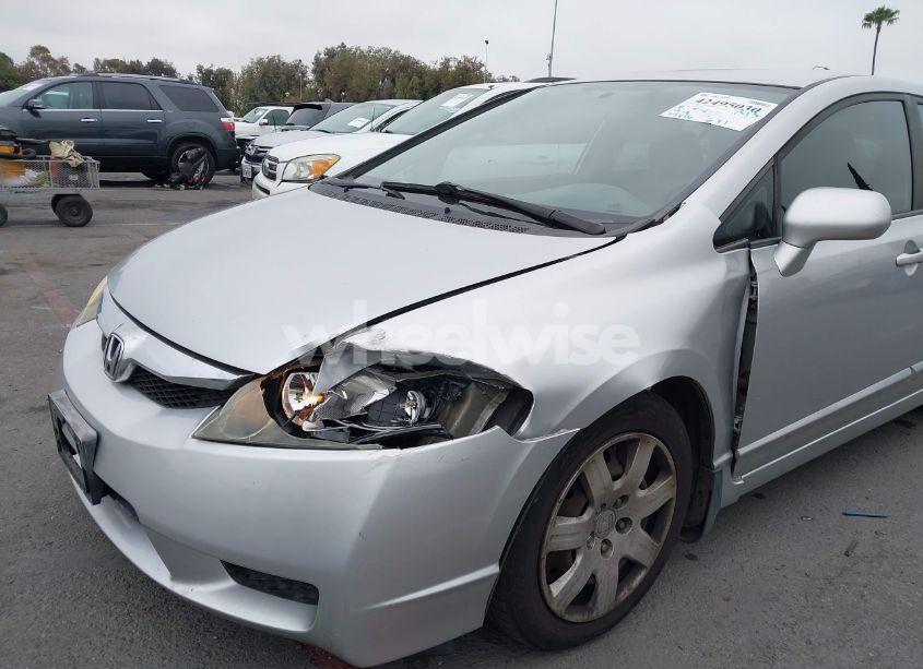 Photo 6 of 2010 Honda Civic LX (VIN 19XFA1F54AE048495)