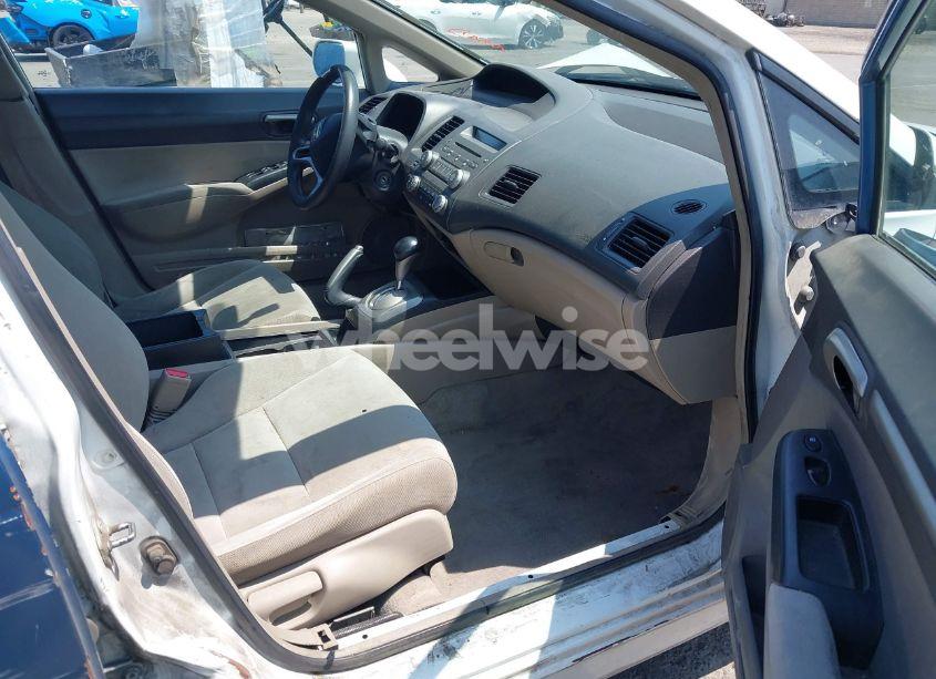 Photo 5 of 2010 Honda Civic LX (VIN 19XFA1F54AE074725)