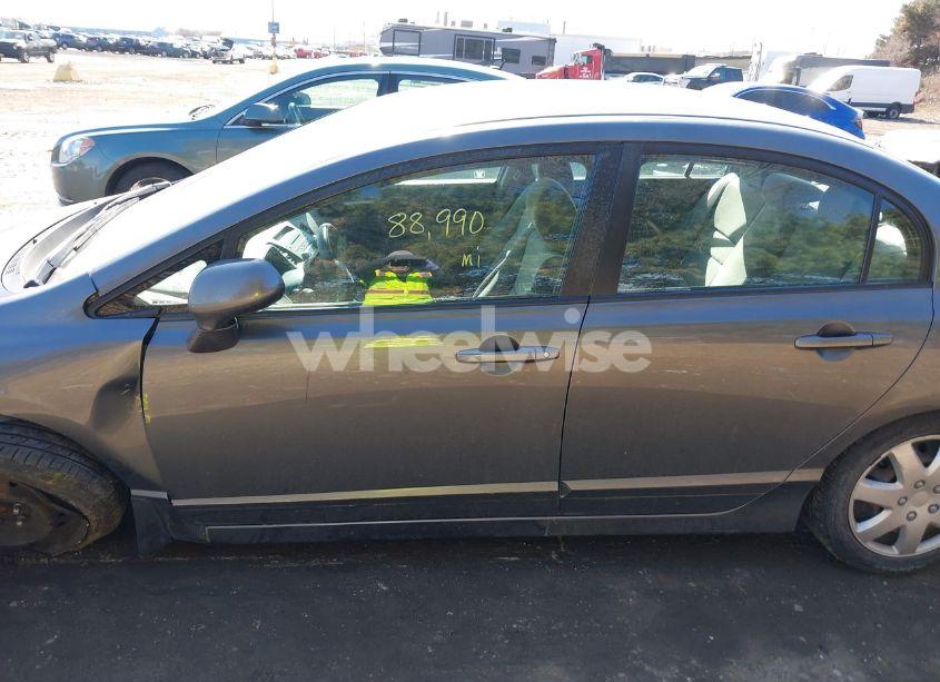 Photo 14 of 2010 Honda Civic LX (VIN 19XFA1F54AE085255)