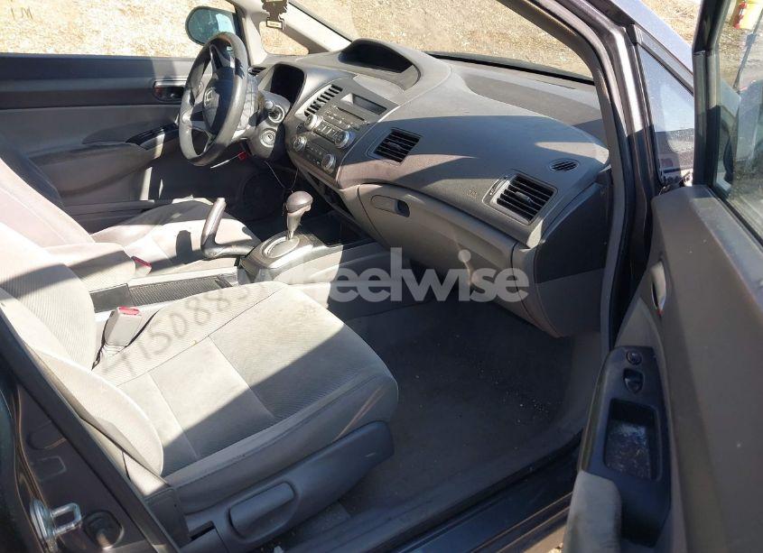 Photo 5 of 2010 Honda Civic LX (VIN 19XFA1F54AE085255)