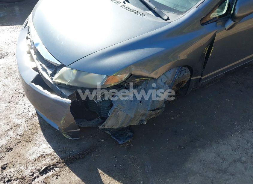 Photo 6 of 2010 Honda Civic LX (VIN 19XFA1F54AE085255)