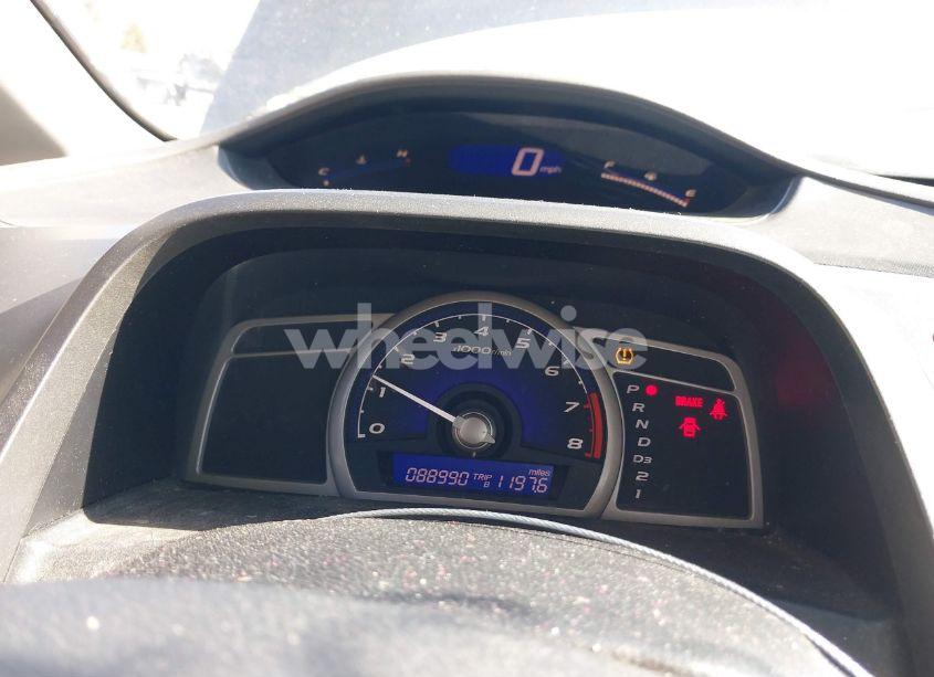 Photo 7 of 2010 Honda Civic LX (VIN 19XFA1F54AE085255)