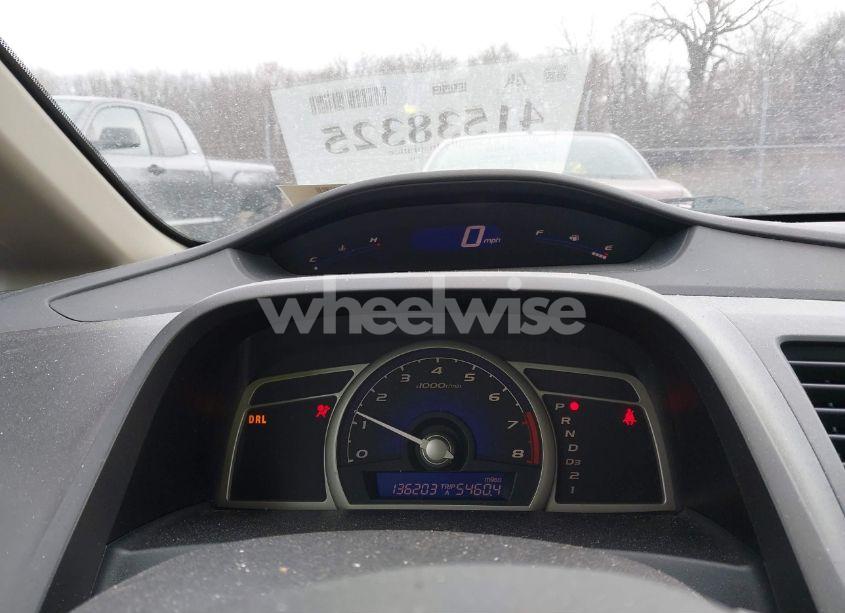 Photo 7 of 2010 Honda Civic LX (VIN 19XFA1F55AE020561)