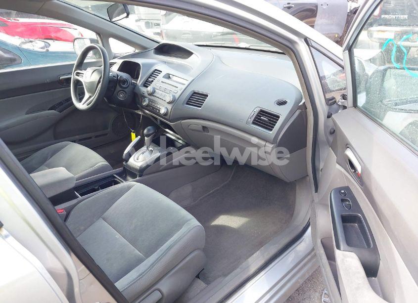 Photo 5 of 2011 Honda Civic LX (VIN 19XFA1F55BE010467)