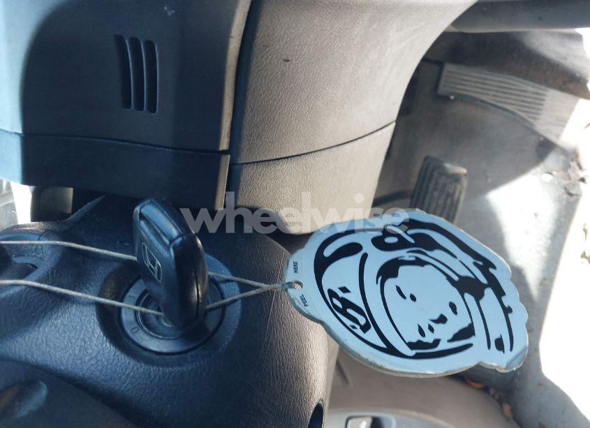 Photo 11 of 2011 Honda Civic LX (VIN 19XFA1F55BE026068)