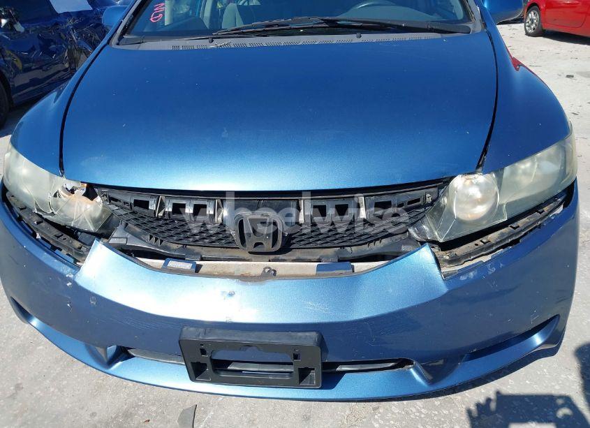 Photo 6 of 2011 Honda Civic LX (VIN 19XFA1F55BE028841)