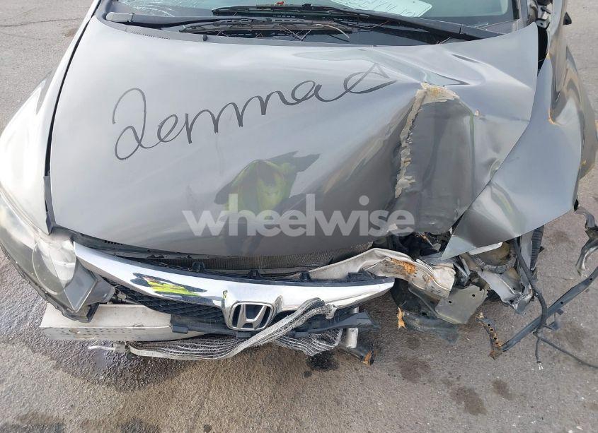 Photo 10 of 2011 Honda Civic LX (VIN 19XFA1F55BE048880)