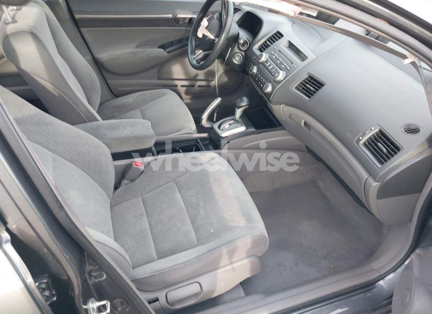 Photo 5 of 2011 Honda Civic LX (VIN 19XFA1F55BE048880)