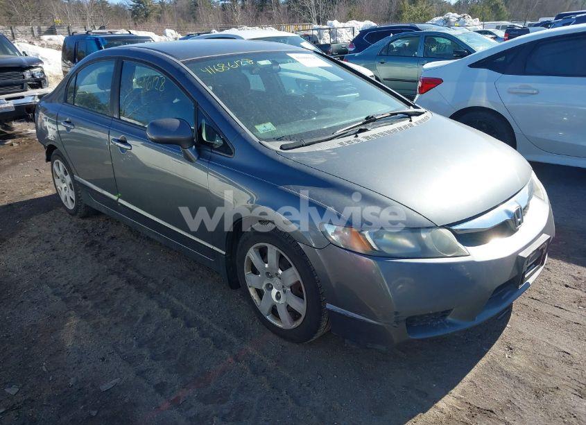 2010 Honda Civic LX (VIN 19XFA1F56AE037580) main photo