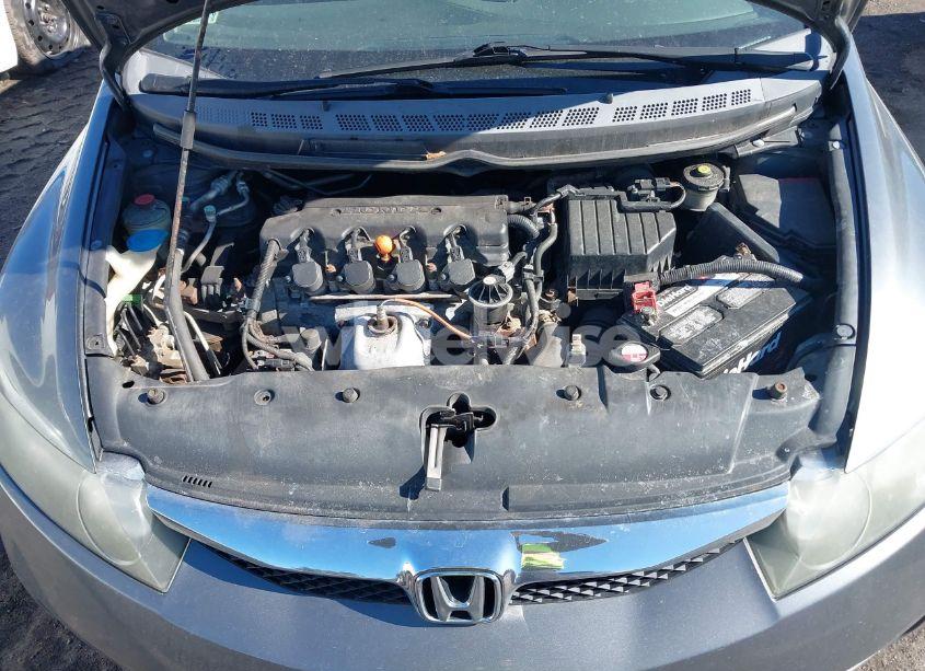 Photo 10 of 2010 Honda Civic LX (VIN 19XFA1F56AE037580)
