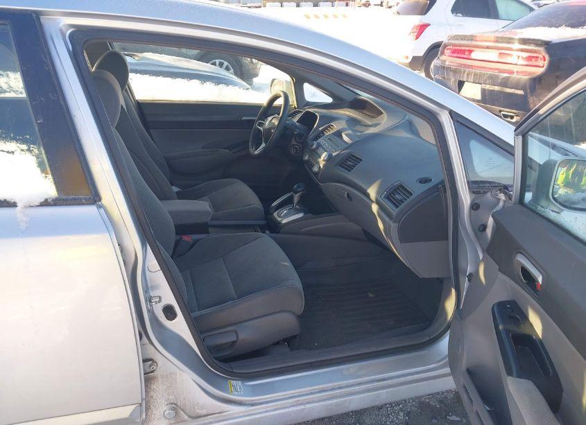 Photo 5 of 2010 Honda Civic LX (VIN 19XFA1F56AE075004)