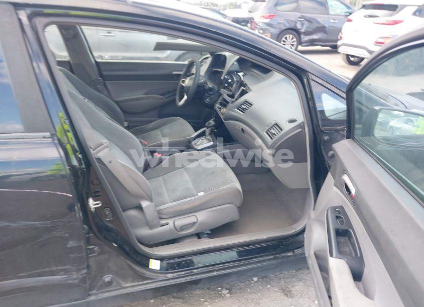 Photo 5 of 2010 Honda Civic LX (VIN 19XFA1F56AE075519)