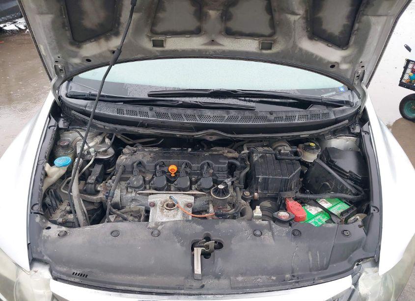 Photo 10 of 2010 Honda Civic LX (VIN 19XFA1F56AE075908)