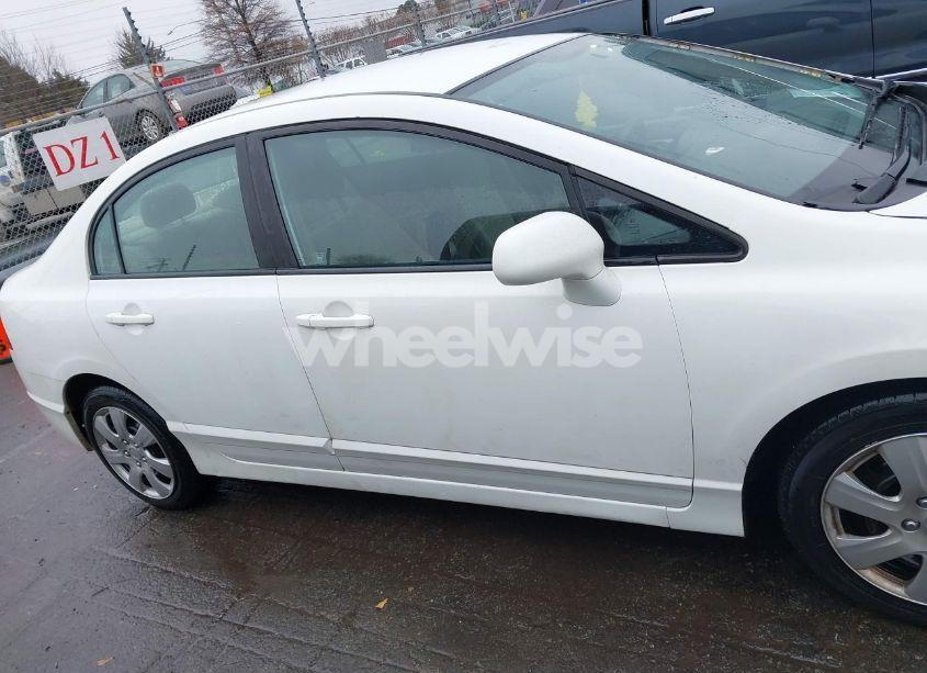 Photo 13 of 2010 Honda Civic LX (VIN 19XFA1F56AE086472)