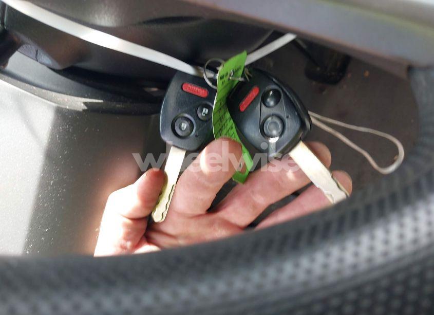 Photo 11 of 2011 Honda Civic LX (VIN 19XFA1F56BE024085)