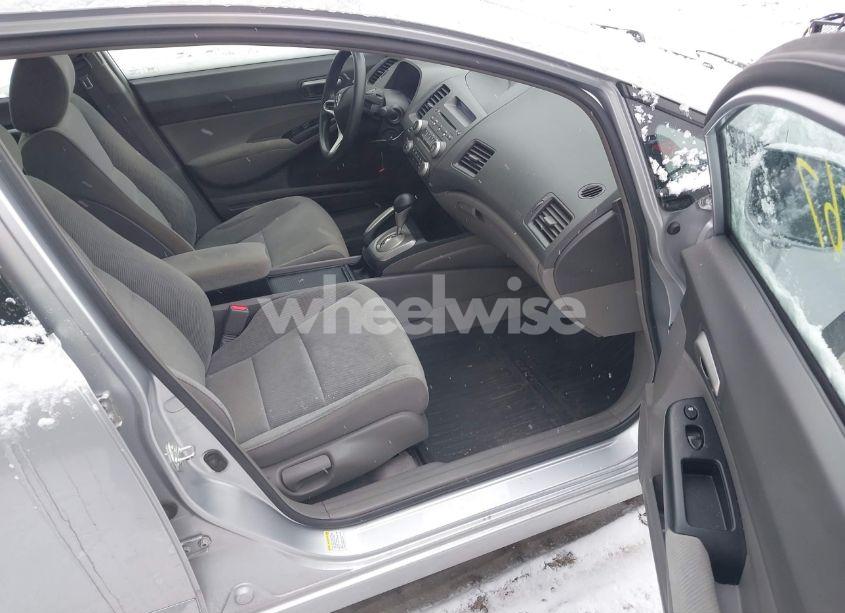 Photo 5 of 2011 Honda Civic LX (VIN 19XFA1F56BE032462)