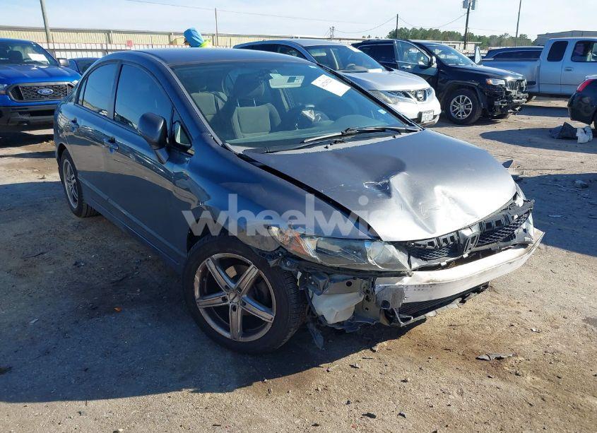 2010 Honda Civic LX (VIN 19XFA1F57AE003499) main photo