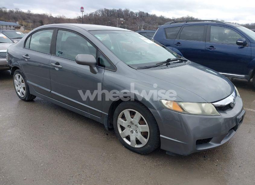 2010 Honda Civic LX (VIN 19XFA1F57AE011179) main photo