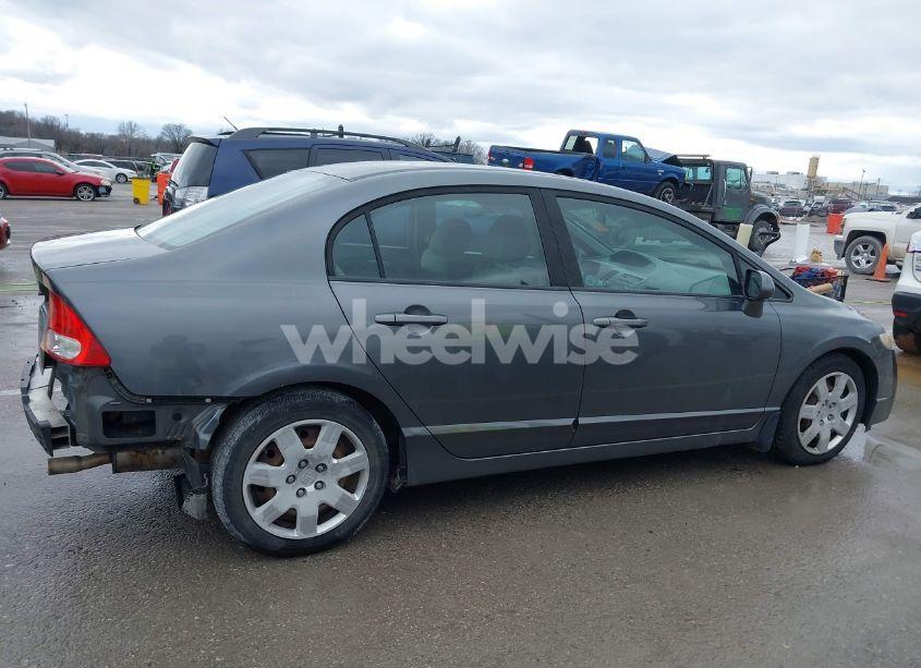 Photo 14 of 2010 Honda Civic LX (VIN 19XFA1F57AE011179)