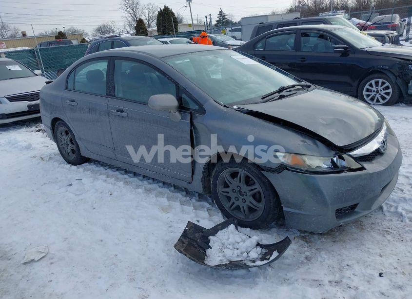 2010 Honda Civic LX (VIN 19XFA1F57AE037636) main photo