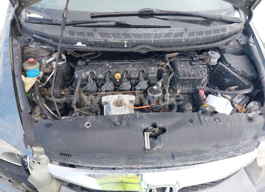 Photo 10 of 2010 Honda Civic LX (VIN 19XFA1F57AE037636)