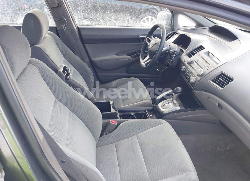 Photo 5 of 2010 Honda Civic LX (VIN 19XFA1F57AE037636)