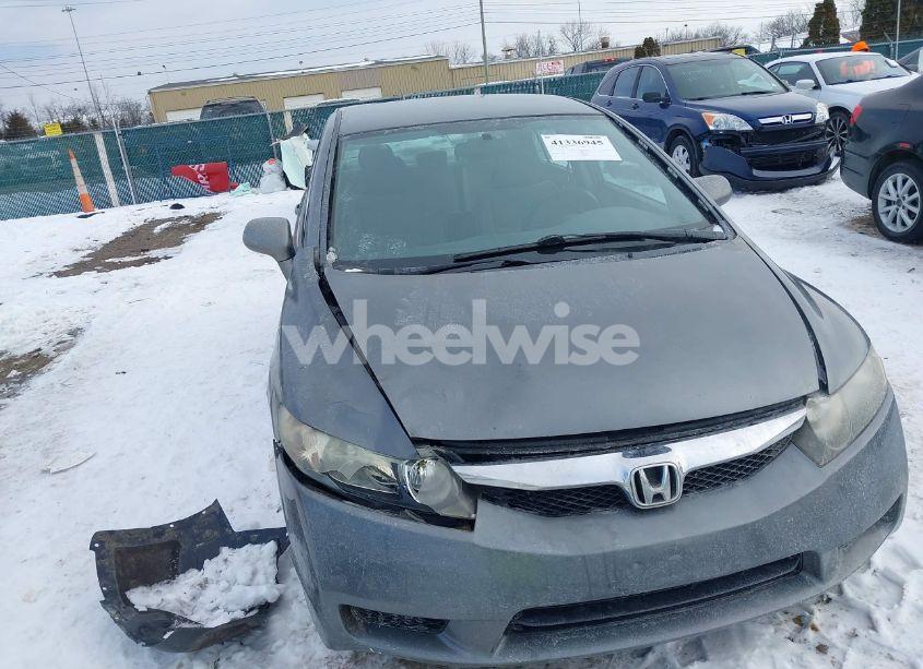 Photo 6 of 2010 Honda Civic LX (VIN 19XFA1F57AE037636)