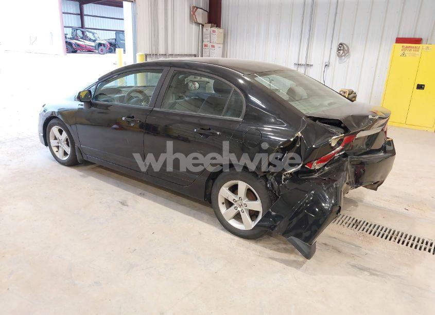 Photo 3 of 2010 Honda Civic LX (VIN 19XFA1F57AE040830)