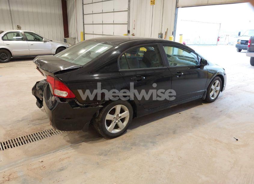 Photo 4 of 2010 Honda Civic LX (VIN 19XFA1F57AE040830)