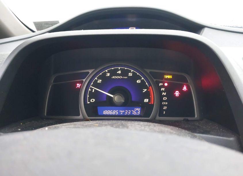 Photo 7 of 2010 Honda Civic LX (VIN 19XFA1F57AE071124)