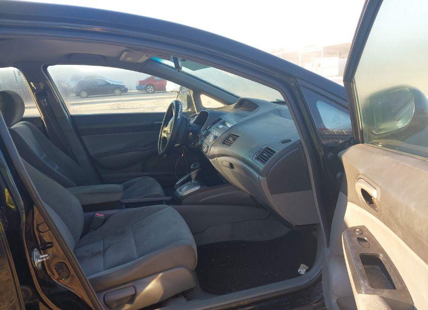 Photo 5 of 2010 Honda Civic LX (VIN 19XFA1F57AE076355)