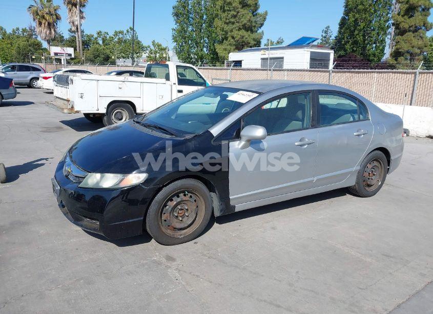 Photo 2 of 2010 Honda Civic LX (VIN 19XFA1F57AE077585)
