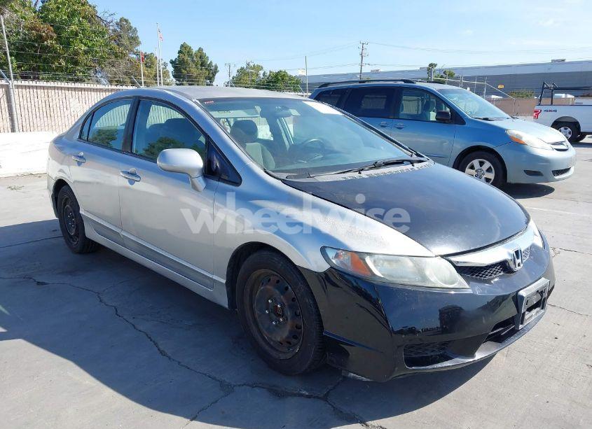 Photo 6 of 2010 Honda Civic LX (VIN 19XFA1F57AE077585)
