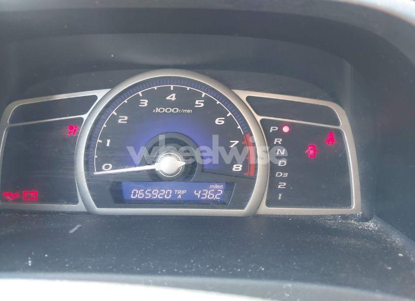 Photo 7 of 2010 Honda Civic LX (VIN 19XFA1F57AE077585)