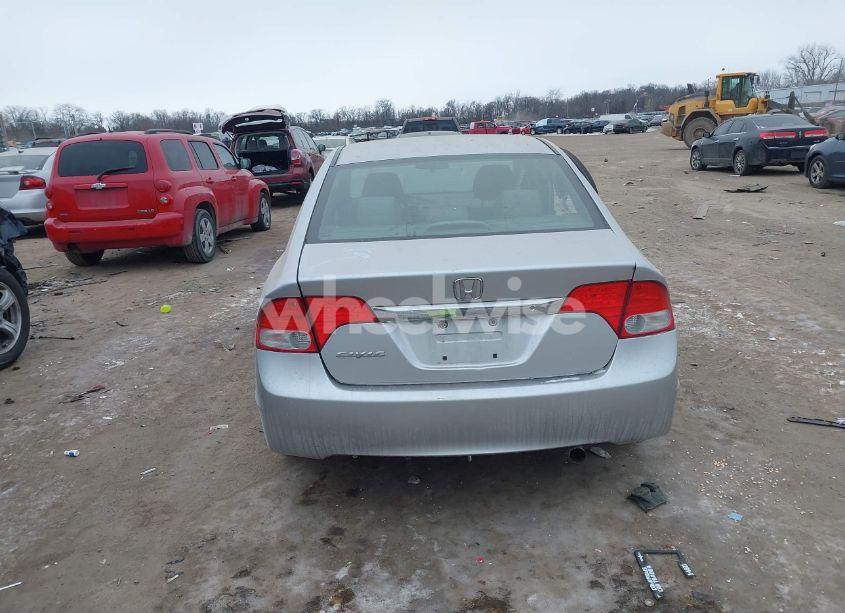 Photo 16 of 2010 Honda Civic LX (VIN 19XFA1F57AE084181)