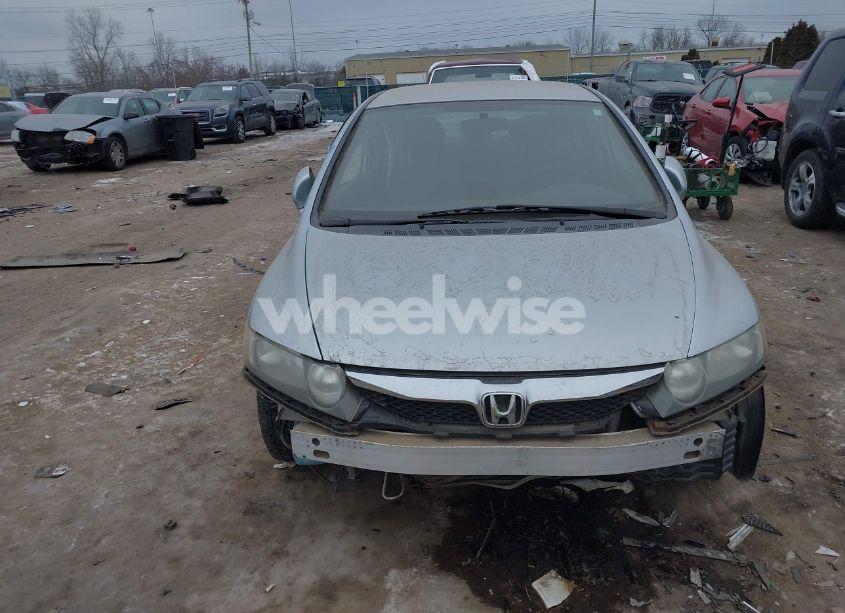 Photo 6 of 2010 Honda Civic LX (VIN 19XFA1F57AE084181)