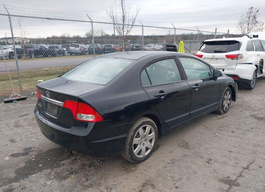 Photo 4 of 2010 Honda Civic LX (VIN 19XFA1F57AE086240)